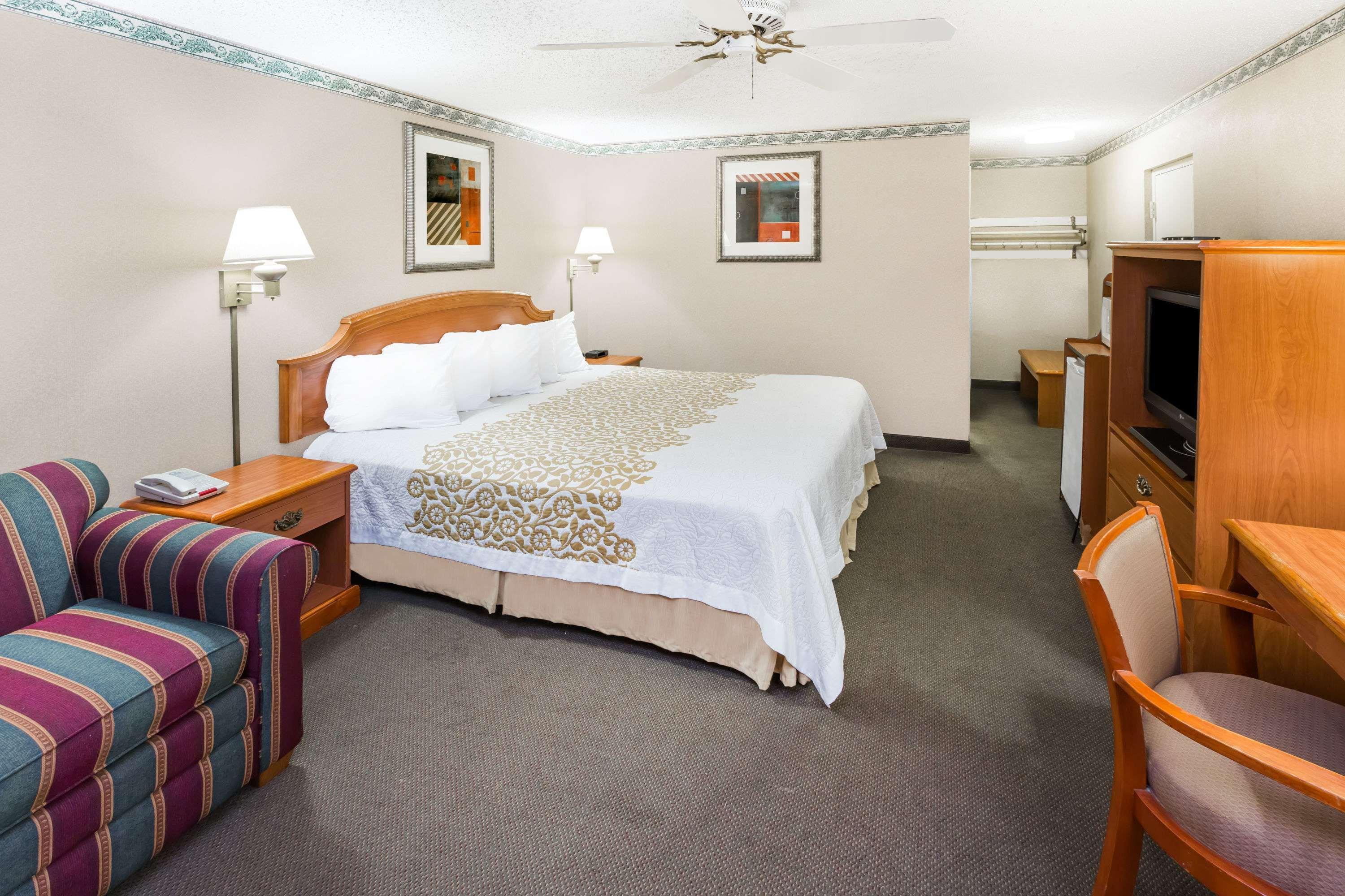 Days Inn by Wyndham Batesville Eksteriør bilde