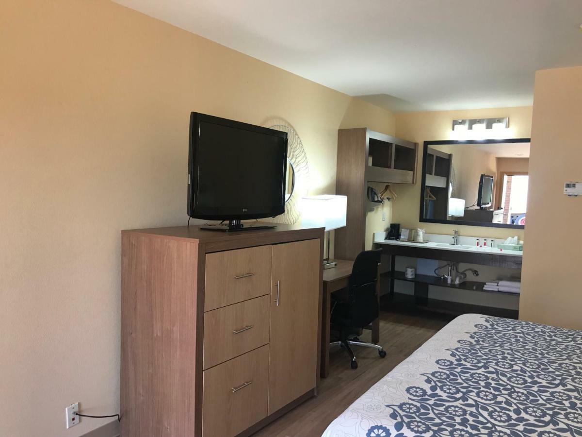 Days Inn by Wyndham Batesville Eksteriør bilde