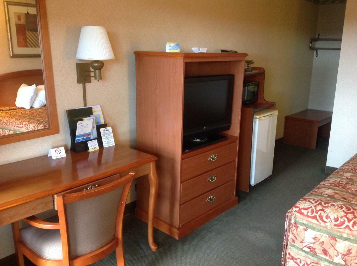 Days Inn by Wyndham Batesville Eksteriør bilde